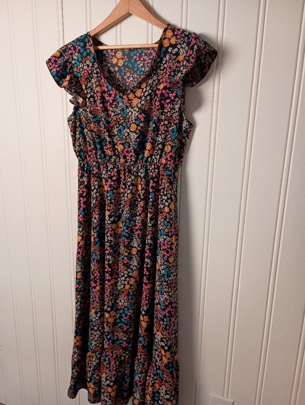 Fun!- Floral Flutter-Sleeve Midi Dress - Size XL